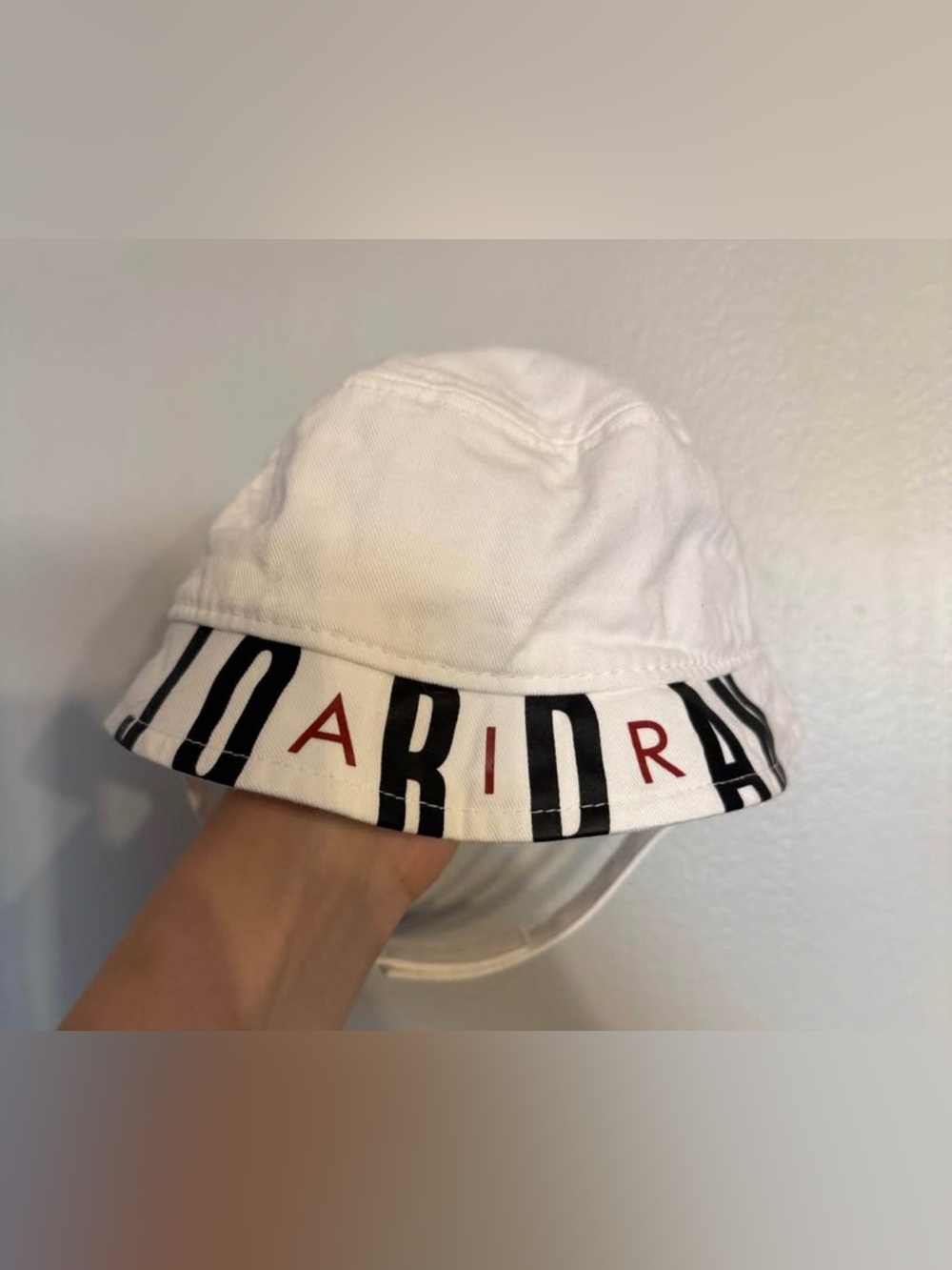 NWOT Nike Air Jordan White Toddler Bucket Hat W/ Chin Strap (Toddler) - Picture 3 of 4